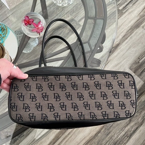 🖤🩶VINTAGE DOONEY & BOURKE PURSE 14Wx9.5L GREY & BLACK GREAT CONDITION! - Picture 9 of 13